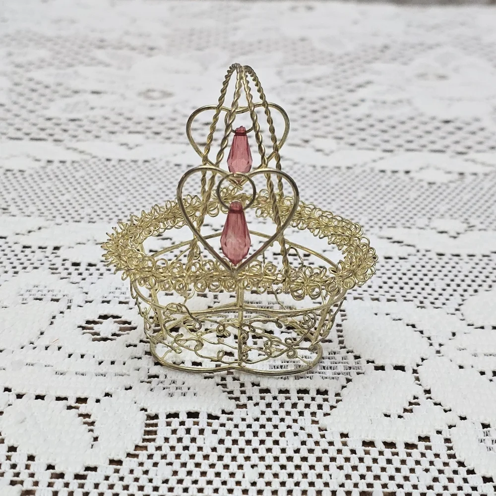 Gold Wire Heart Mini Basket 3.5